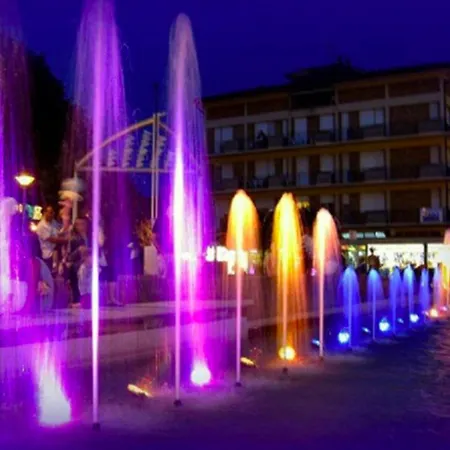 Sunny Terrace And Modern Comforts By The Pool