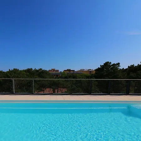 Sunny Terrace And Modern Comforts By The Pool Apartment *