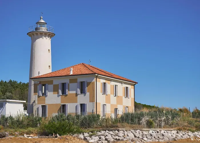 Apartment Sunny Terrace And Modern Comforts By The Pool *