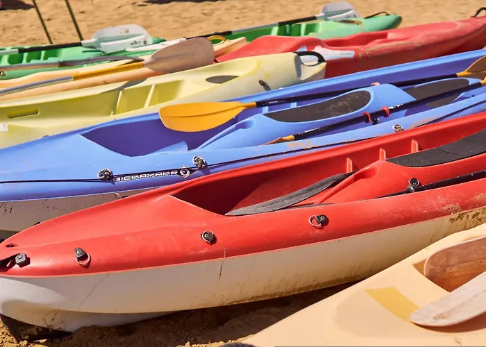 Sunny Terrace And Modern Comforts By The Pool *