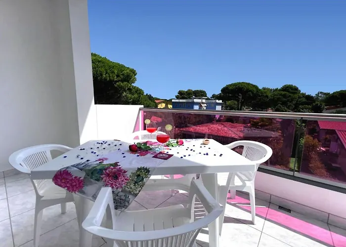 Sunny Terrace And Modern Comforts By The Pool